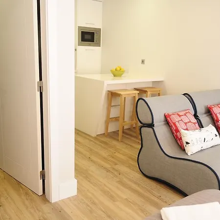 Stylish Modern Studio With Ac, Close To Metro, River & Timeout *